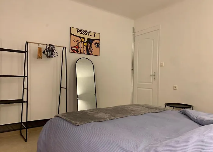 Alicot Superbe T3 Climatisation Internet Wifi Terrasse Coeur Historique 70m2 * Μπεζιέ